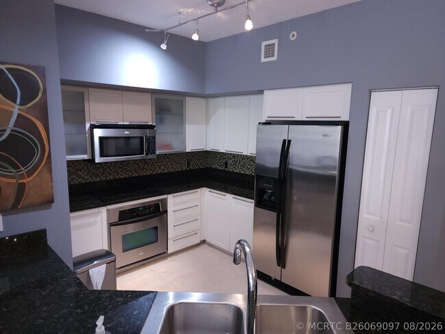 Photo - 225 NE 1st St Unit 303