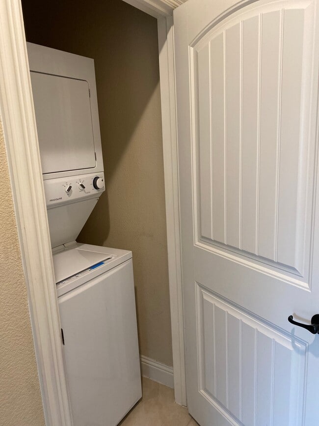 10508 Fort Davis Pl Unidad -