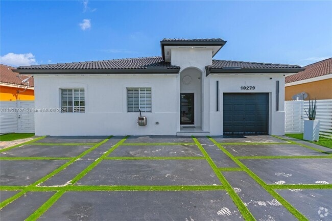 Building Photo - 10279 SW 227th Ln Rental