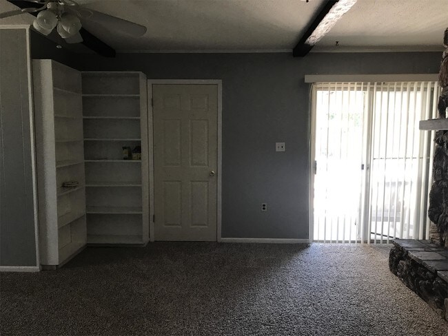 Photo - 614 Mountain Dr