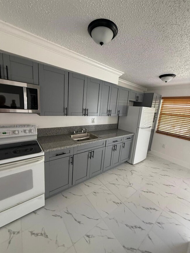 Photo - 15941 NE 18th Pl Unidad 2
