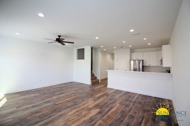 Photo - Gorgeous Townhome, near Ferry Park in Fort...