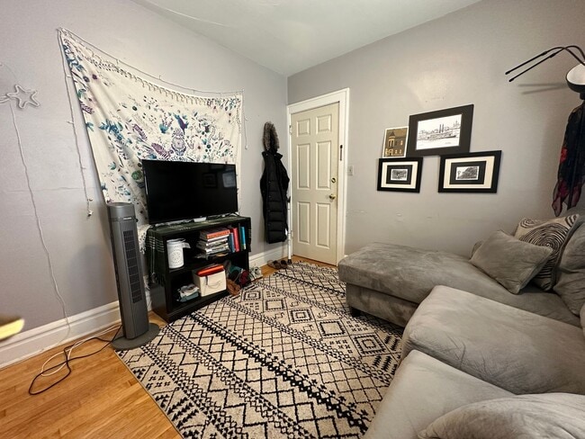 Photo - 205-207 S Henry St Unit D