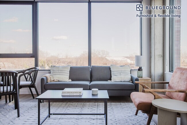 Photo - 3030 Potomac Ave Unidad FL3-ID1028