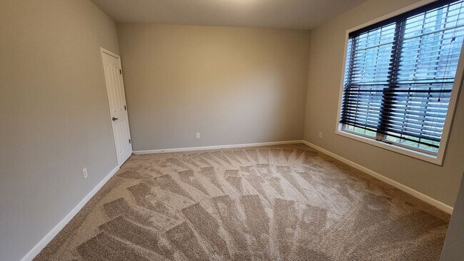 Photo - 4 Bedroom - Near Ft Moore