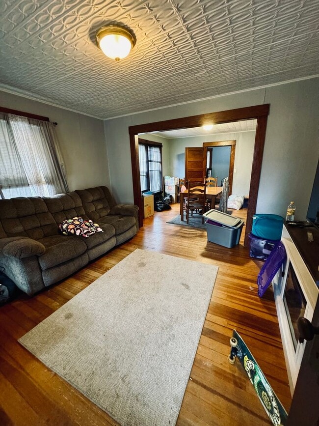 Building Photo - 64 Summer St Unit Apt 2