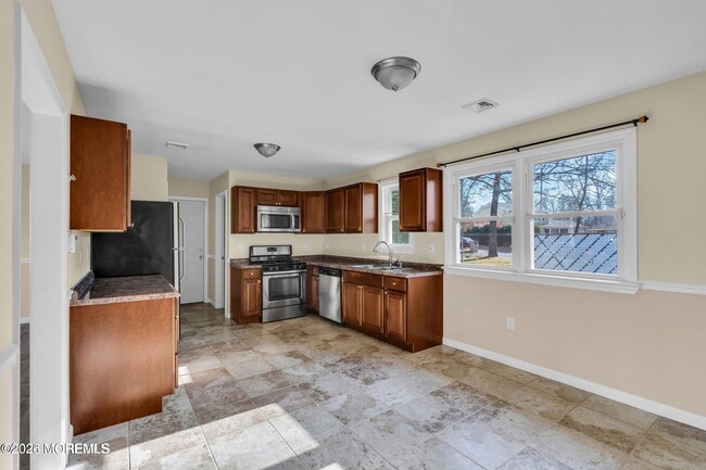 Photo - 512 Lakehurst Rd
