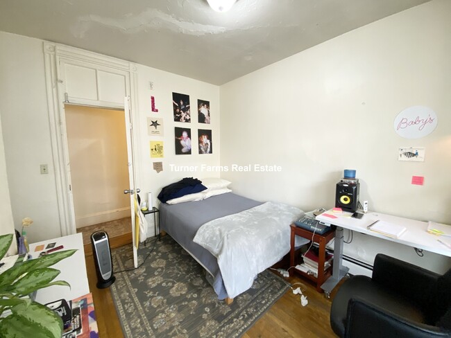 Photo - 140 Calumet St Apartments