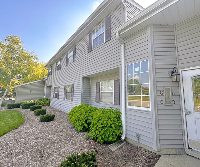 Building Photo - 8 Gant Cir Unit D Rental