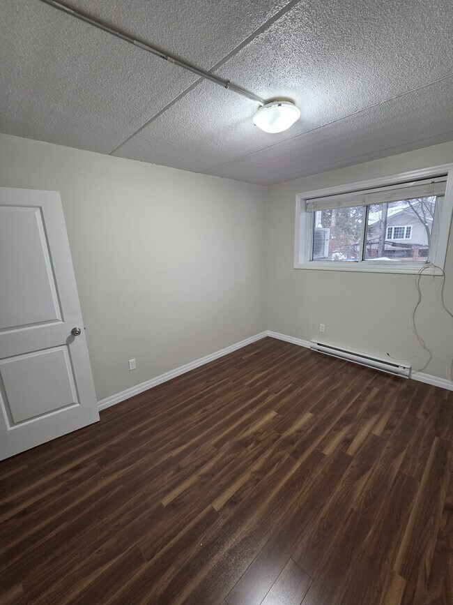 Photo - 251 Erb St. W Unité #16