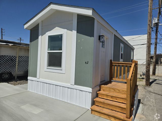 Building Photo - 2537 Las Vegas Blvd N Rental
