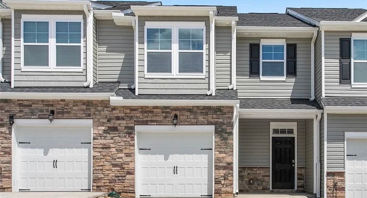 Photo - 1692 Hallview Ct