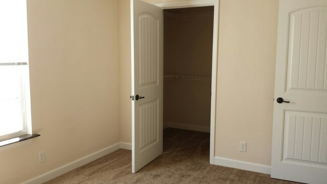 Photo - 124 Kenneth Dr Unidad D