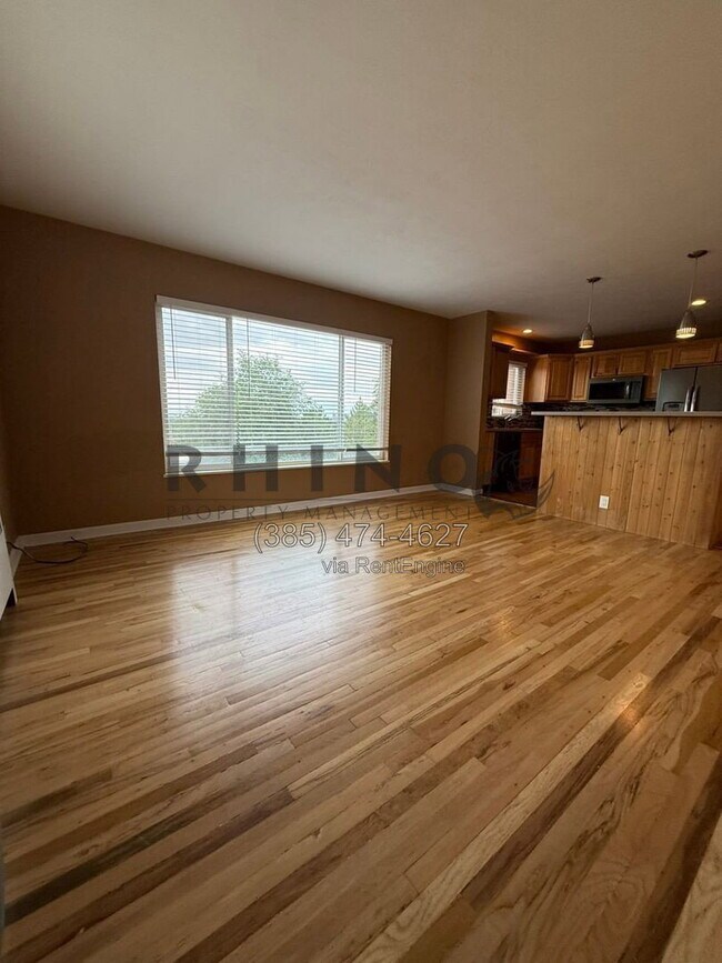 Photo - 615 Grand St E Unit 3