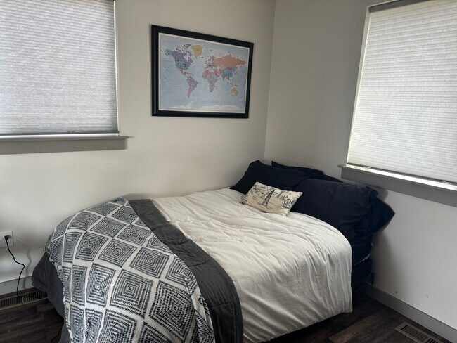 small upstairs room with full bed and Peleton bike - 3168 Fen Way