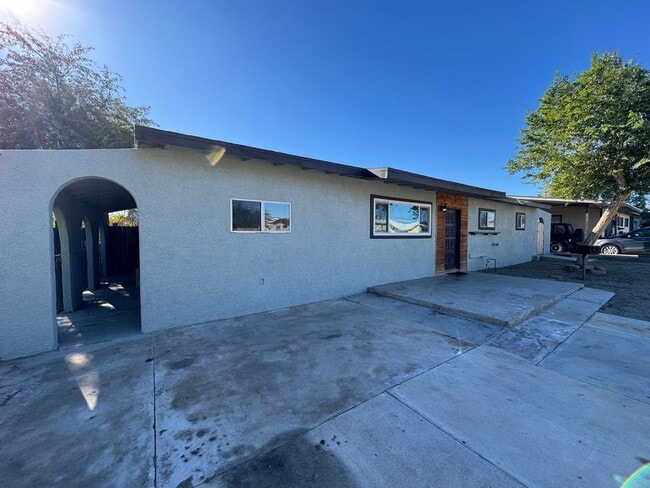 Photo - Spacious and Affordable Needles Ca home