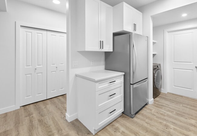 Photo - 3012-3169 169 St. SW