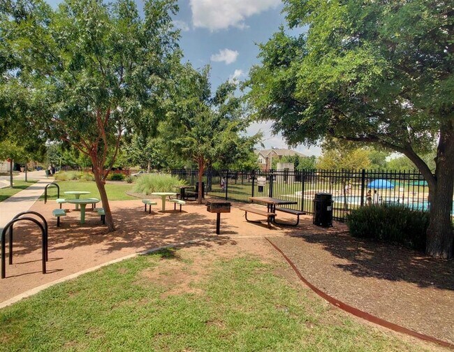 Photo - 4016 Pinckney St