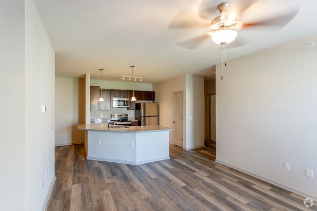3BR, 2BA - 1397 SF