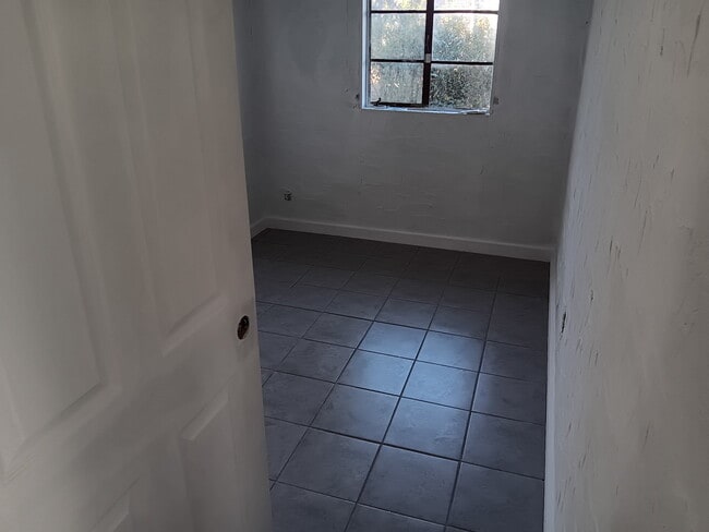 Photo - 803 Bowden St