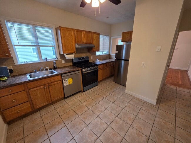 Photo - 1028 Fellsway Apartments Unit 1