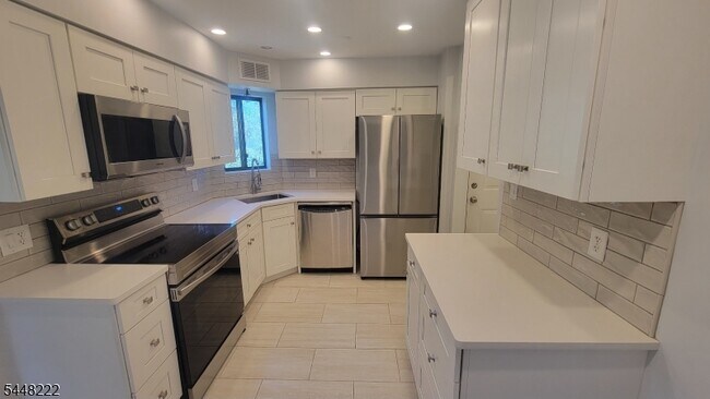 3102 Revere Ct