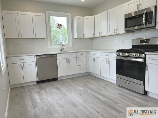 Photo - 588 Livingston Ave Unit 2A