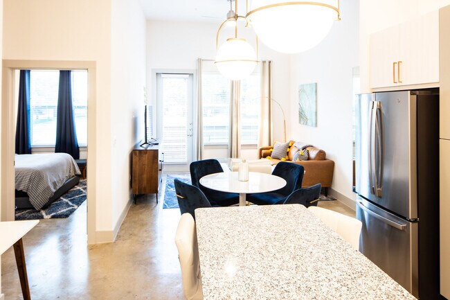 Photo - Magnolia Galleria