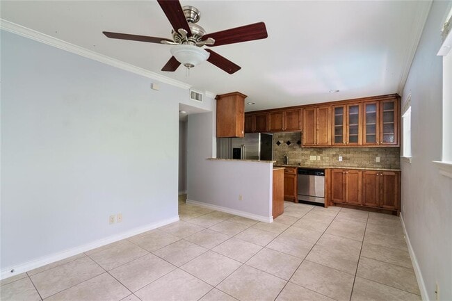 Photo - 407 E 45th St Unit 211