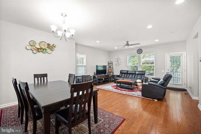 Photo - 1738 Beacon Ln