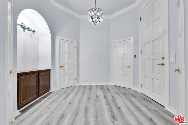 Photo - 1713 Queens Ct