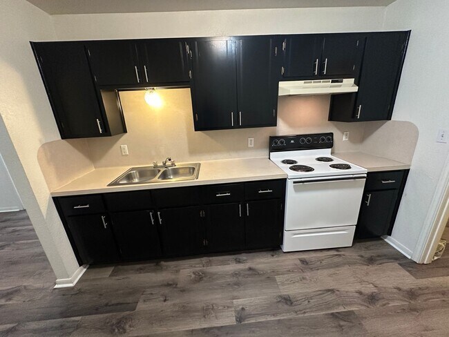 Photo - 204 W Avenue F Unidad A