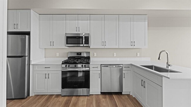 Photo - 475 Communipaw Ave Unidad 408