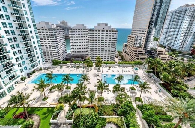 Photo - 950 Brickell Bay Dr