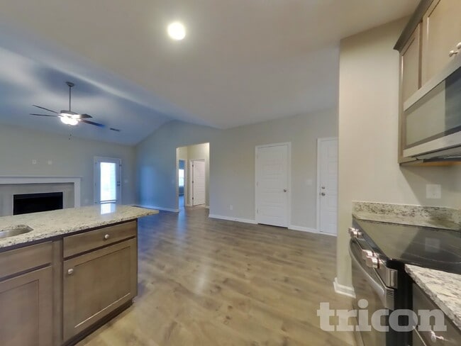 Photo - 825 Ellyson Dr