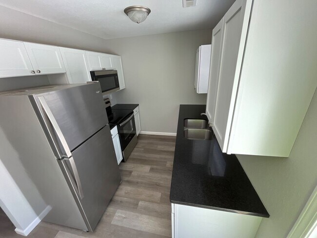 Photo - 301 W 7th St Unidad 301 7th Street A