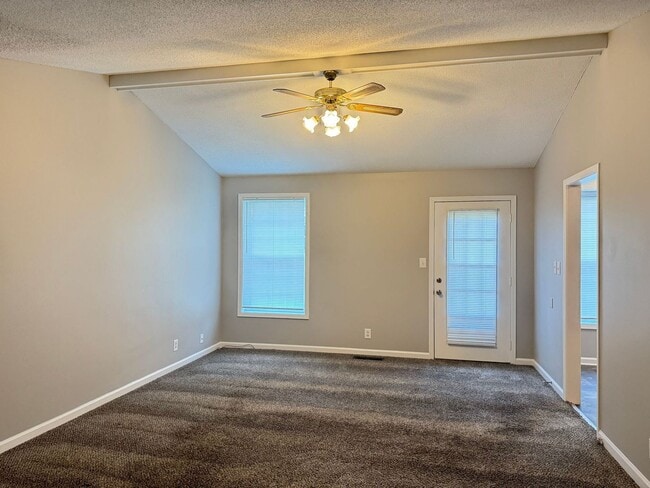 Photo - 104 Cornelia Ct