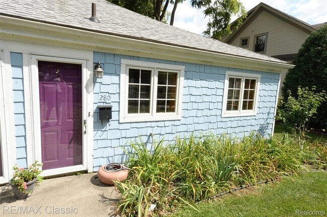Photo - 280 Hutton St
