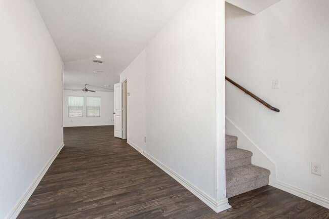9213 Marilyn Pl