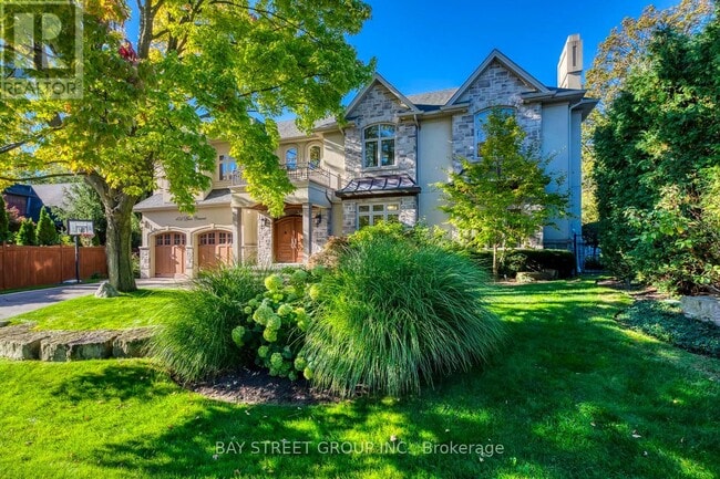 Photo - 452 Avon Crescent