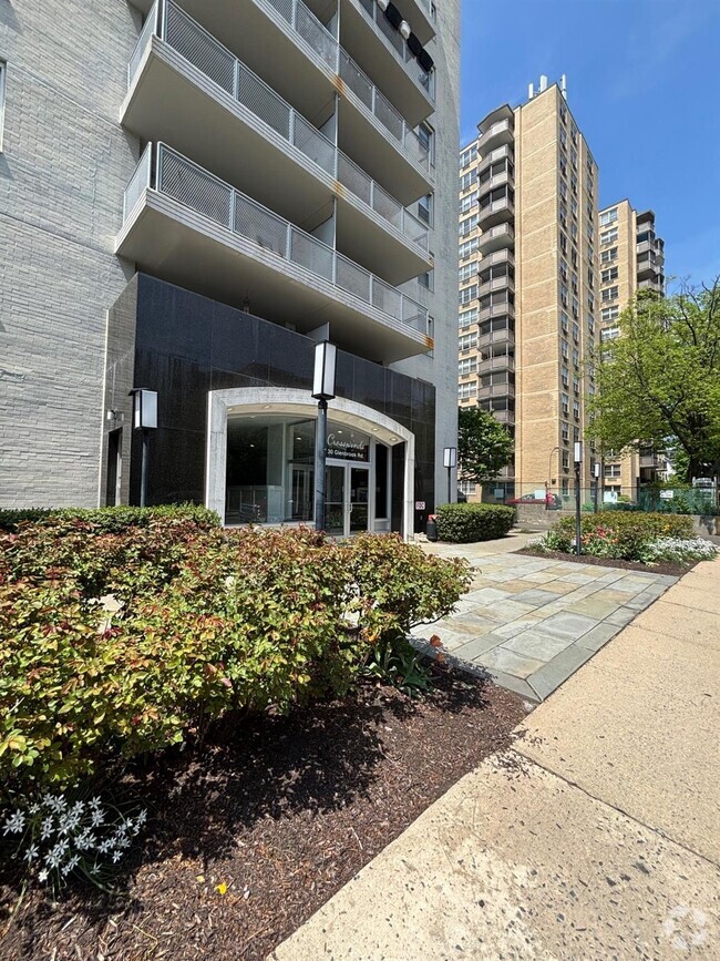 Building Photo - 30 Glenbrook Rd Unit 10C Rental