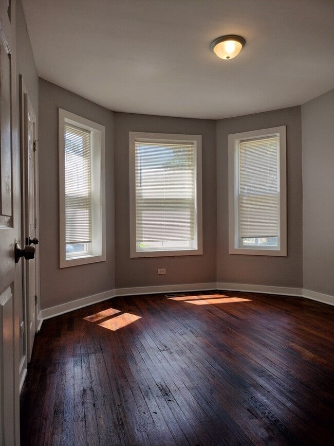 Photo - 6601 S Bishop St
