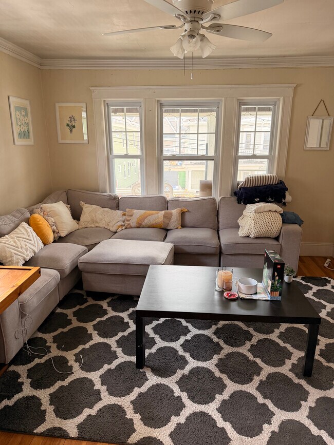 Living - 49 Sunset Rd Unit 49