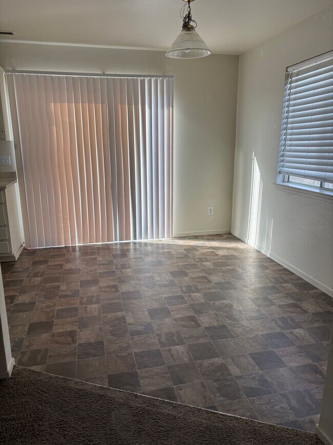 Photo - 137 Dayton Village Pkwy Unidad D