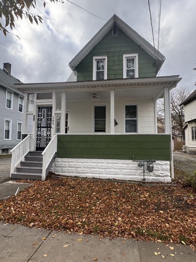 Building Photo - 143 Myrtle St