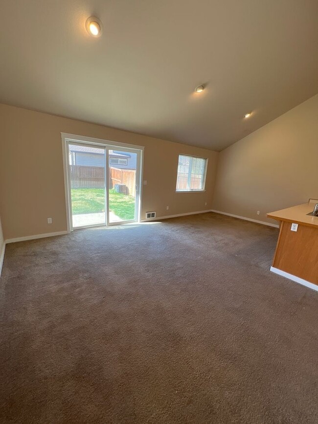 Photo - nov208 Unit nov208 - 02