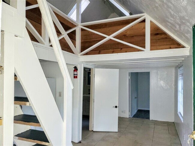900 Mohawk Dr