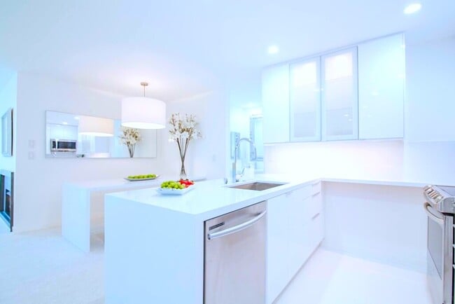 Photo - 11645 Montana Ave