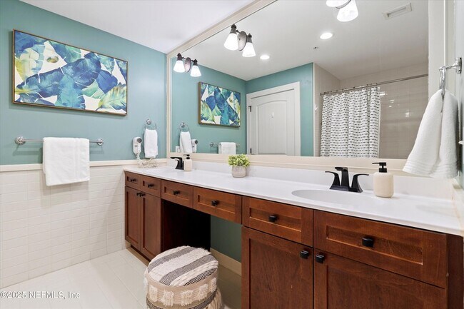 Photo - 955 Registry Blvd