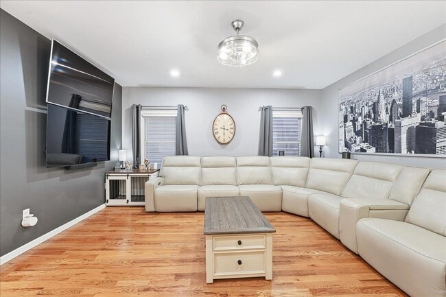 Photo - 285 Terrace Ave